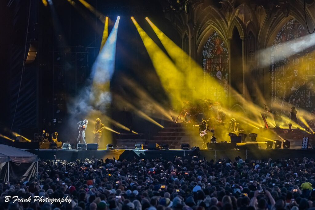 Scen och publik på Sweden Rock Festival