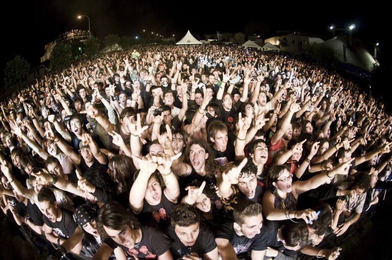 Publiken på Resurrection Fest
